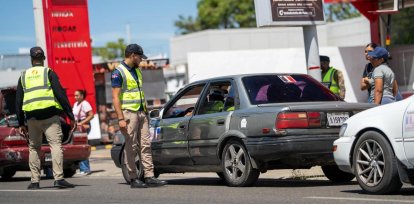 Operativo de fiscalización realizado por el INTRANT y la DIGESETT en Santiago.