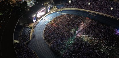 Miles de dominicanos abarrotaron el Estadio Olímpico Félix Sánchez en el concierto del 50 aniversario de trayectoria de Ramón Orlando.