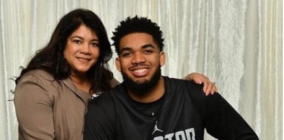 Karl Towns y su madre Jaqueline Cruz.