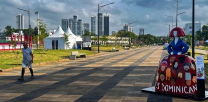 La exposición de Meninas instalada en el Parque Deportivo 30 de Mayo invita a la comunidad a reencontrarse con el arte a través de una mirada contemporánea. Inspiradas en la célebre obra de Diego Velázquez, estas esculturas transforman el parque en una galería a cielo abierto que celebra la creatividad y el uso de los espacios comunitarios. Jorge González