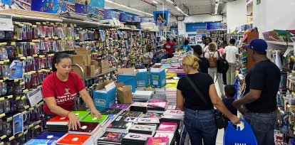 Comprar los útiles ya es una costumbre en agosto, peros estos gastos se sentirán durante el resto del año. Además de que las familias deben gastar menos en otras cosas. Jorge González