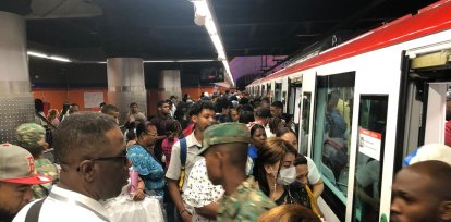 Miles de personas usan diariamente este medio de transporte, la convivencia es posible dependiendo del grado de educación y tolerancia de las personas. Jorge González