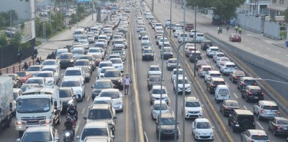 Este taponamiento en dirección este-oeste diariamente inicia en el V Centenario y termina en la avenida Abraham Lincoln. Jorge González