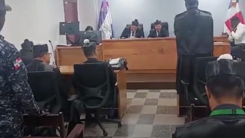 Aunque el imputado remitió un certificado médico para justificar su ausencia, el tribunal consideró que el documento carecía de credibilidad suficiente para excusar su incomparecencia.