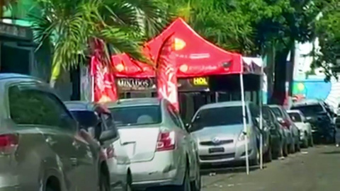 Invasión silenciosa de carpas asfixia el tránsito en el GSD y pone a peatones en peligro
