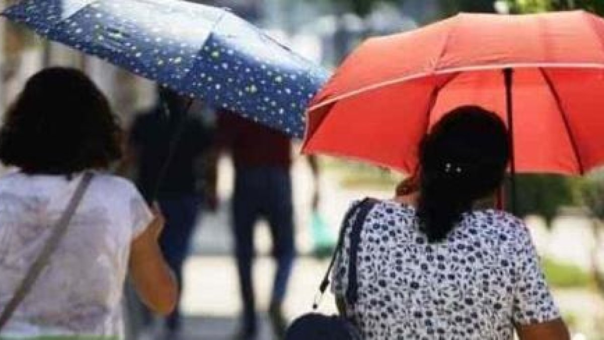 Onda tropical pone en alerta verde a cinco provincias por fuertes lluvias
