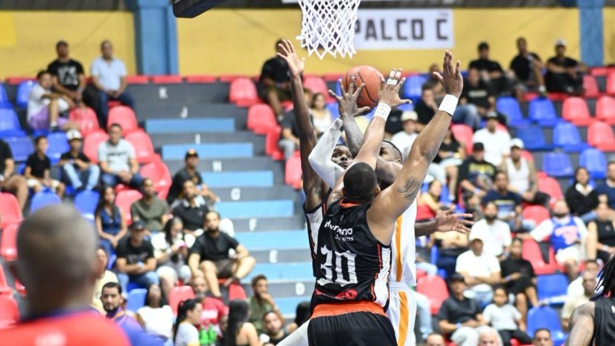 Titanes sobreviven y avanzan; Xavier Reyes decide en el último segundo