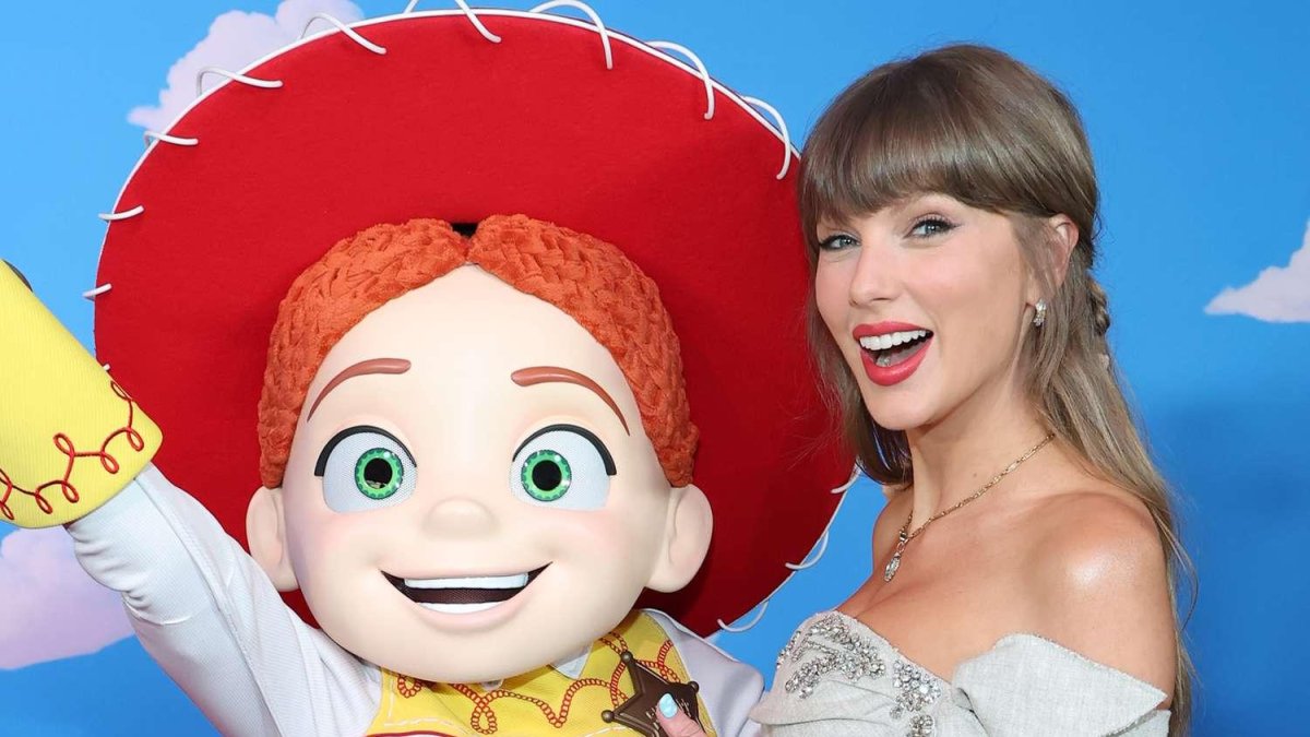 "Taylor Swift brilla en preestreno de Toy Story 5 con tema country para Jessie"(58 caracteres)