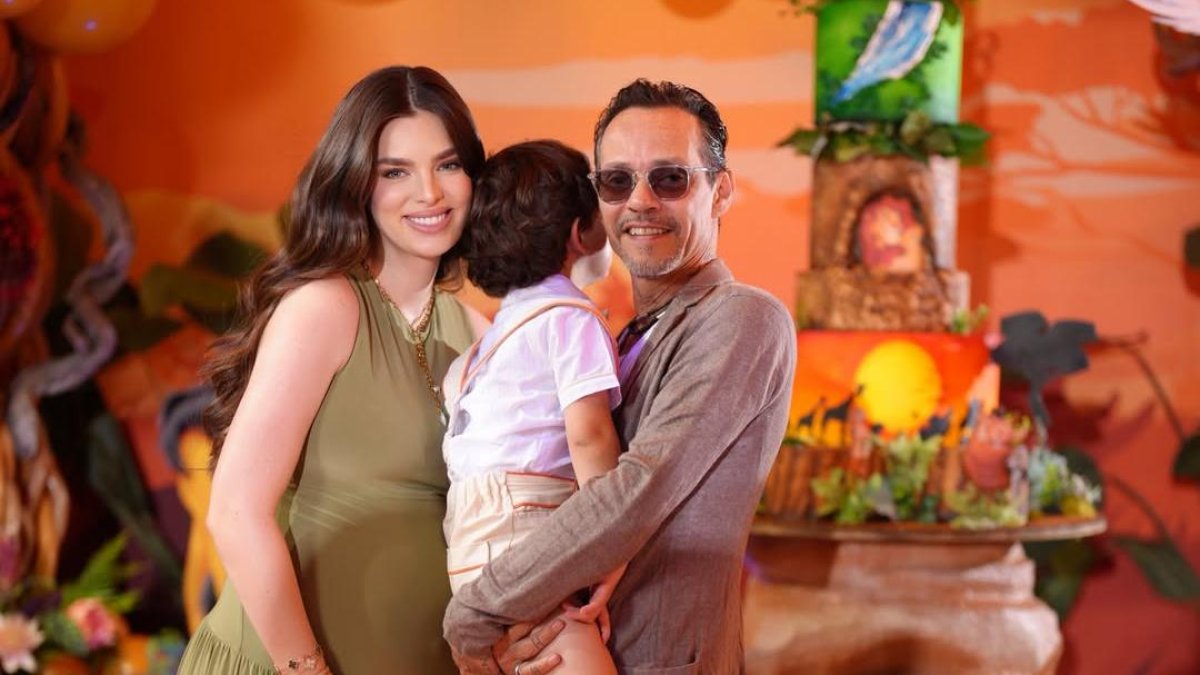 Hijo de Nadia Ferreira y Marc Anthony cumple 3 años con fiesta de El Rey León