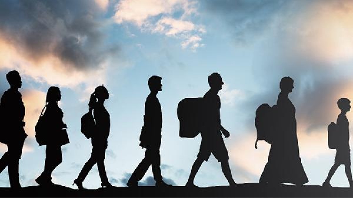 Hijos de migrantes heredan duelo emocional por desarraigo cultural