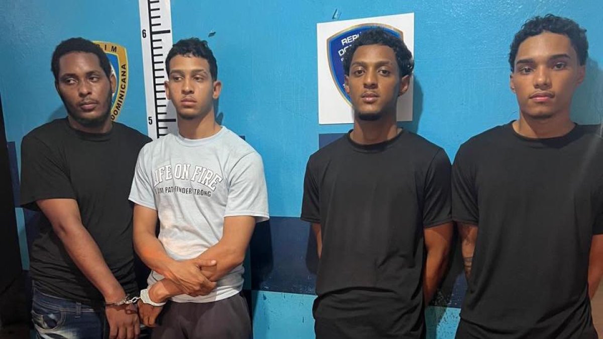 Juez impone tres meses de prisión a cuatro acusados de robar joyería en Santiago
