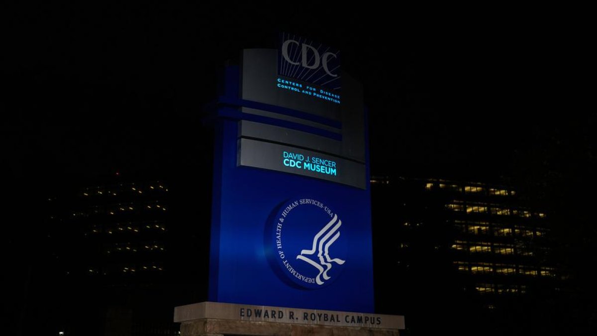 Despidos en CDC dejan programas de salud sin personal y sin funcionar