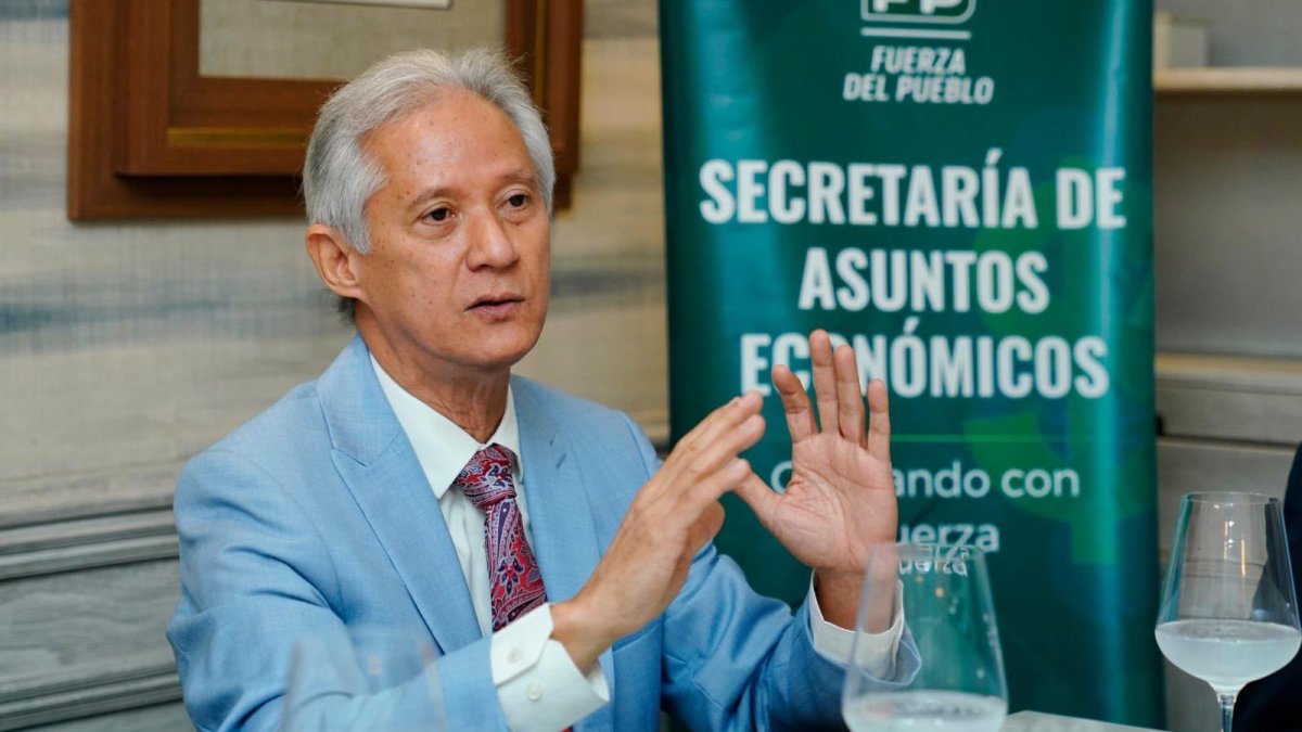 Alza de tasas de la Fed impacta economía dominicana: economista advierte presiones en dólar e inflación