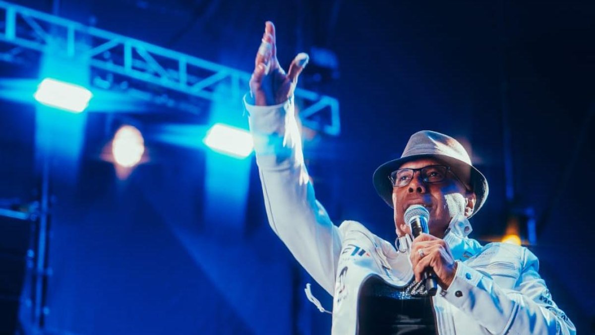 Ramón Orlando lo hizo! Llena el Estadio Olímpico con 8 horas de música en una noche que nadie quería terminar
