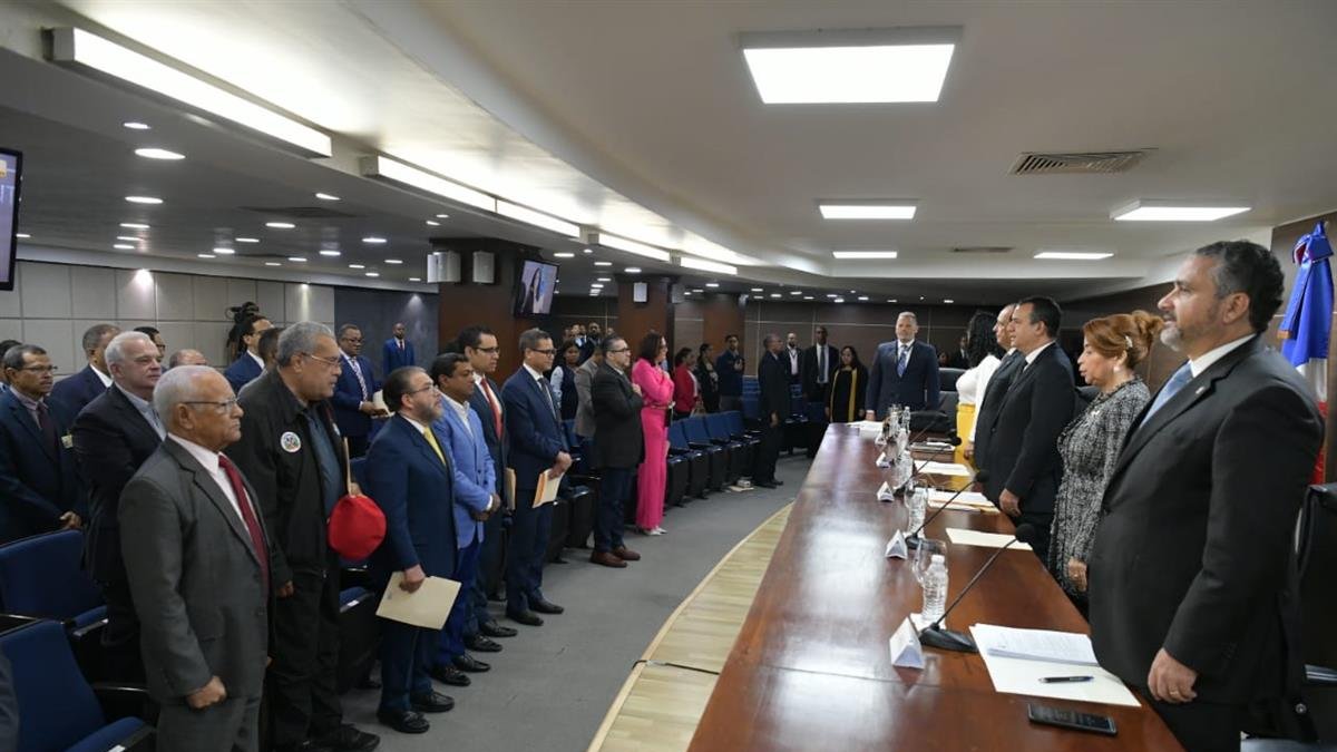 JCE y partidos acuerdan respetar la ley electoral
