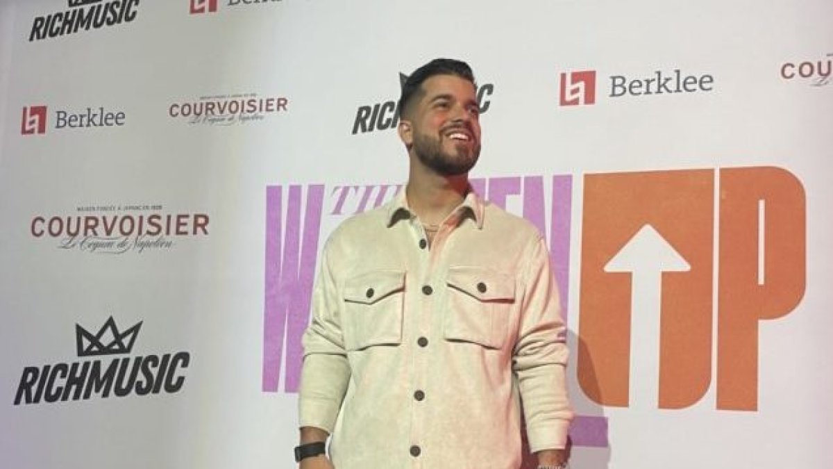 Alex Quin gana terreno como creador de contenido musical