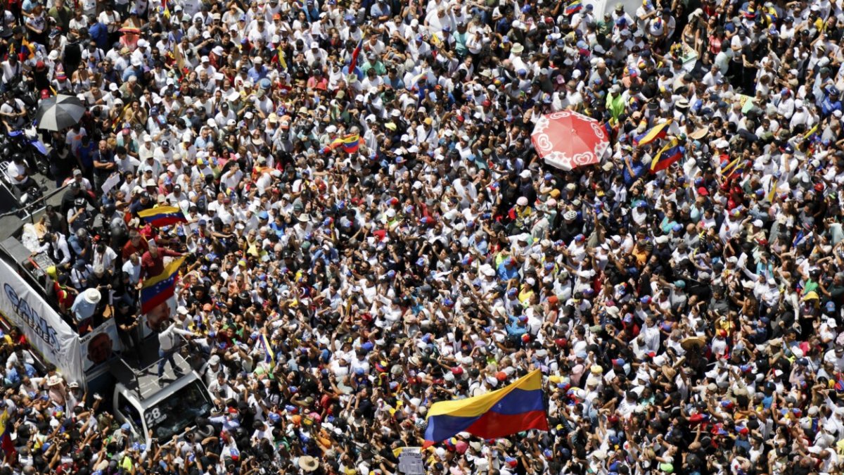Miles de venezolanos salen a las calles en todo el mundo contra el ...