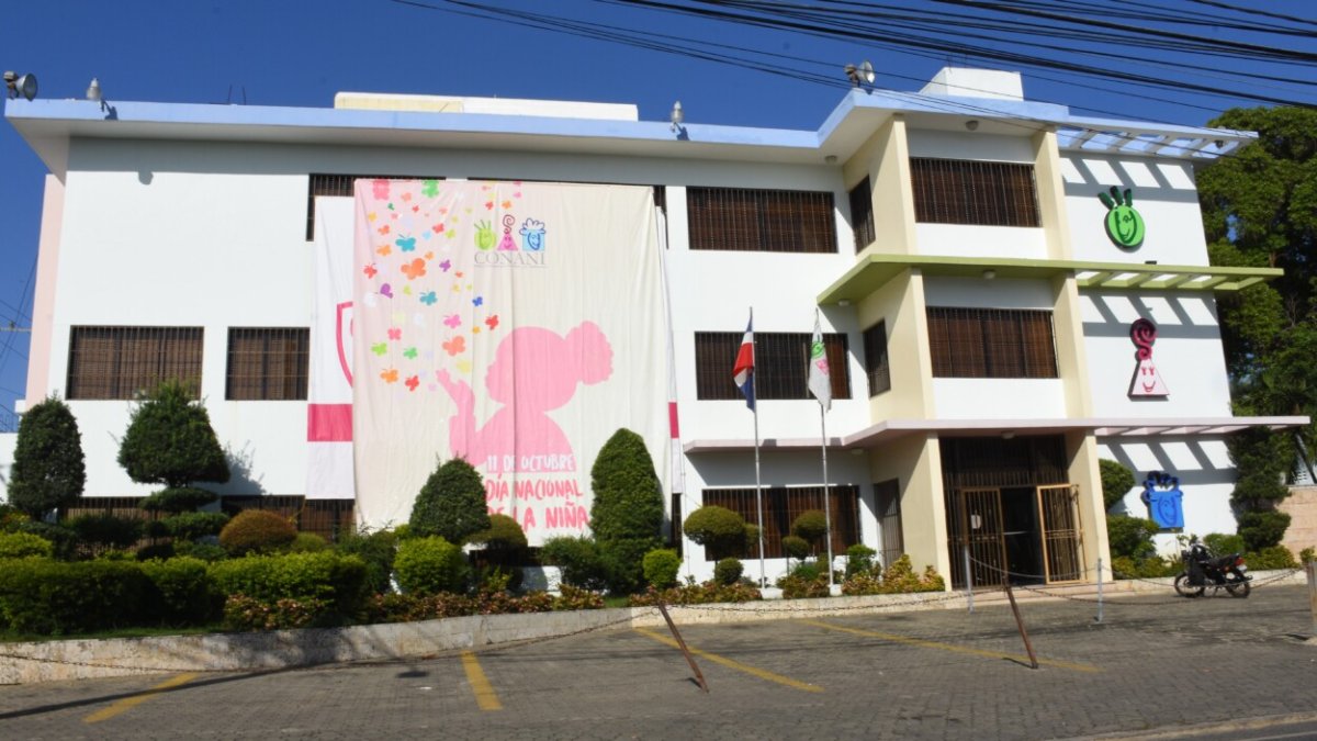 Conani rompe el silencio sobre caso adolescente; habría muerto en la habitación, no en el baño