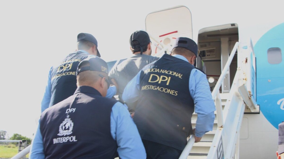 RD extradita a Honduras a estadounidense acusado de matar 3 mujeres