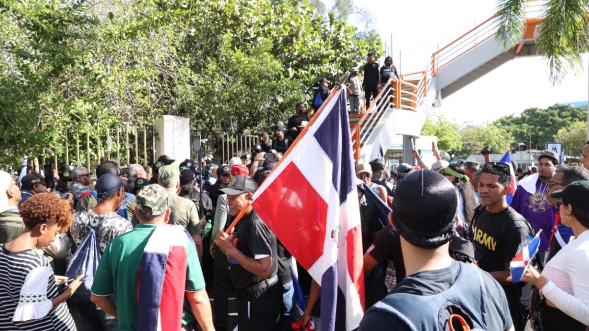 Bávaro en alerta: manifestantes se preparan para marcha en El Hoyo de ...