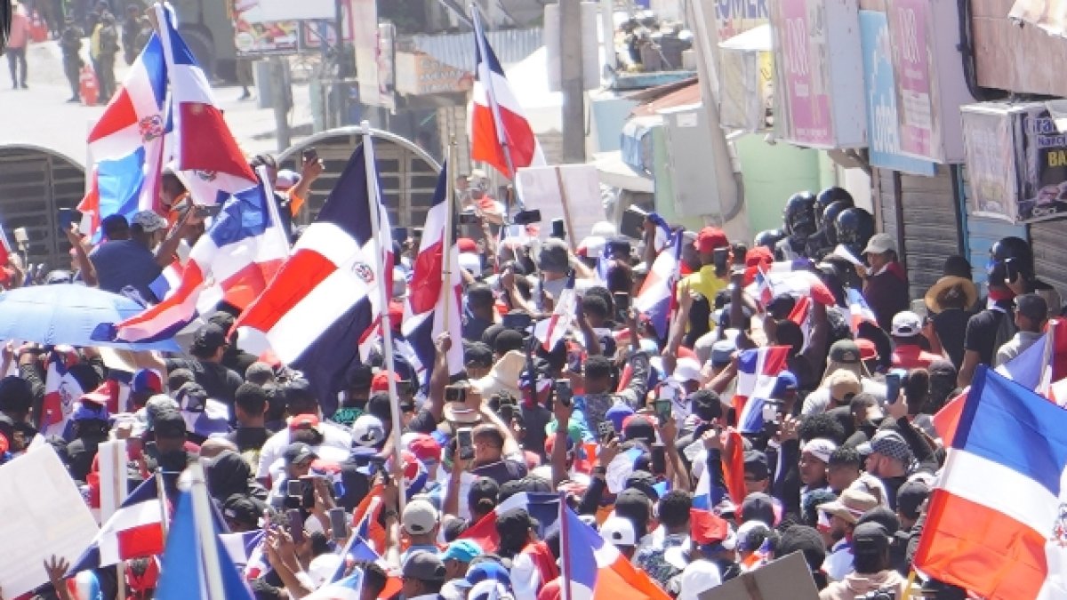 Hoyo de Friusa: Marcha patriótica