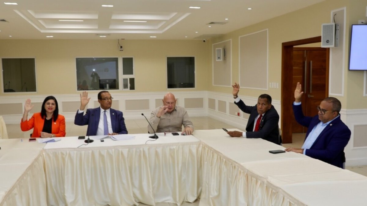 Comisión de Medio Ambiente Senado aprueba titulación de terrenos en ...