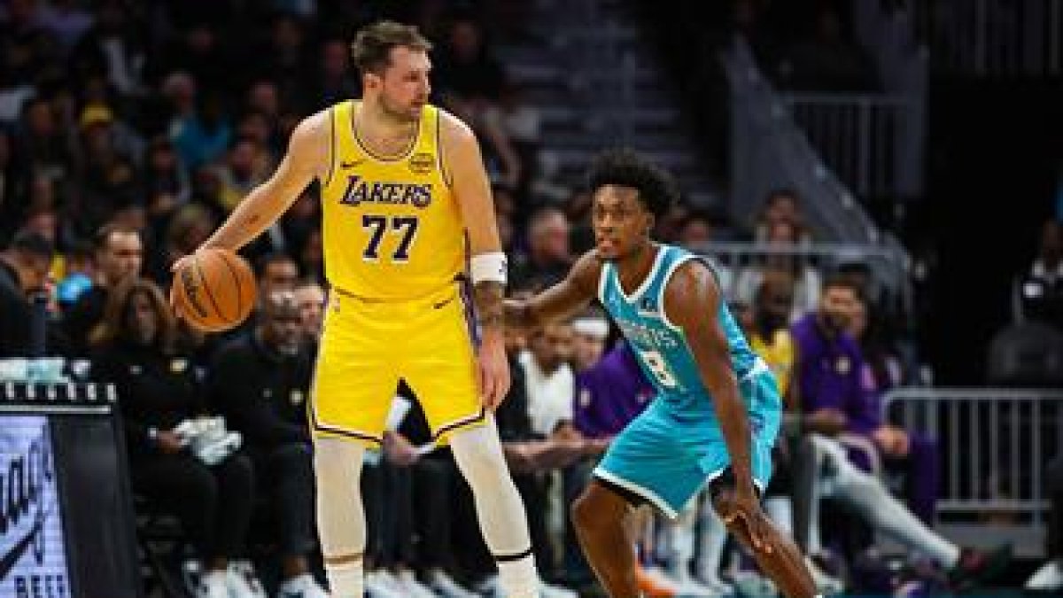 Luka Doncic anota 38 puntos en triunfo Lakers