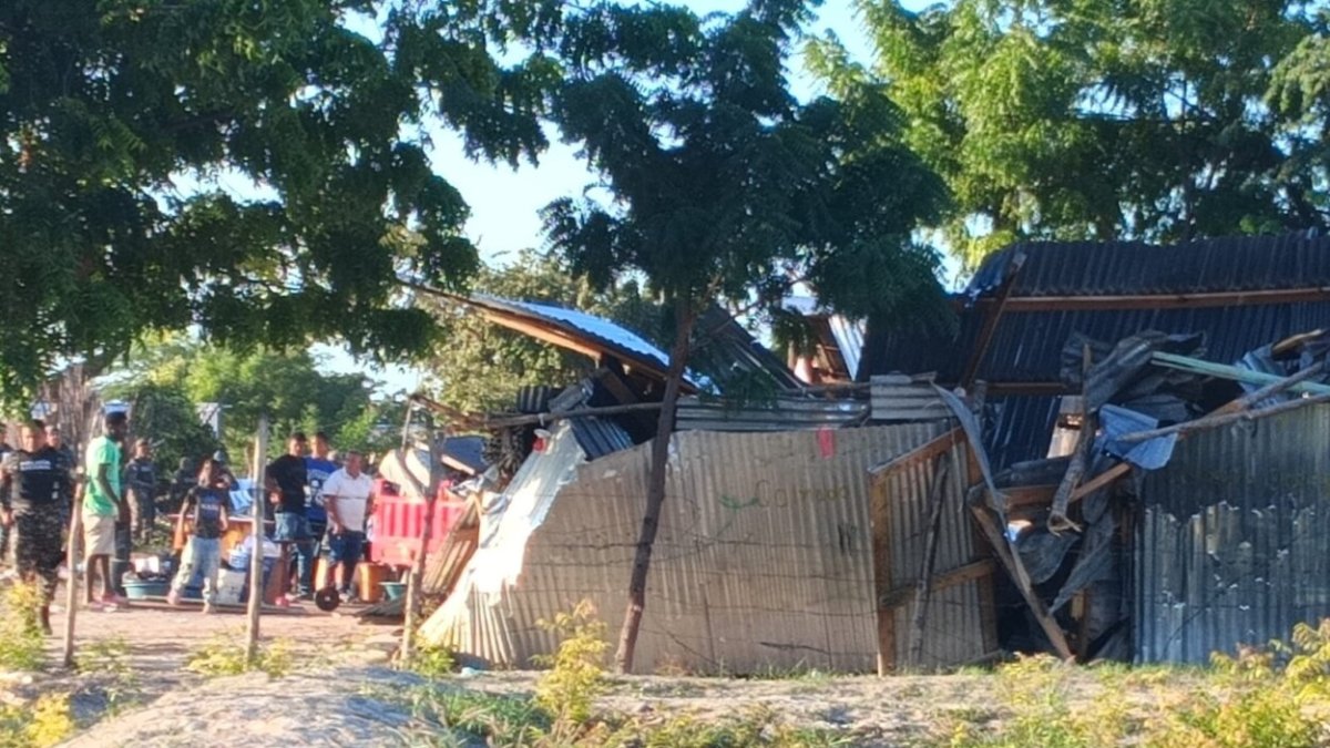 Orden judicial provoca desalojo de cientos de familias en Pedernales