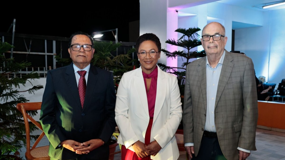 Cassá, Peralta Romero y Edith Febles reciben Premio Pluma de la ...