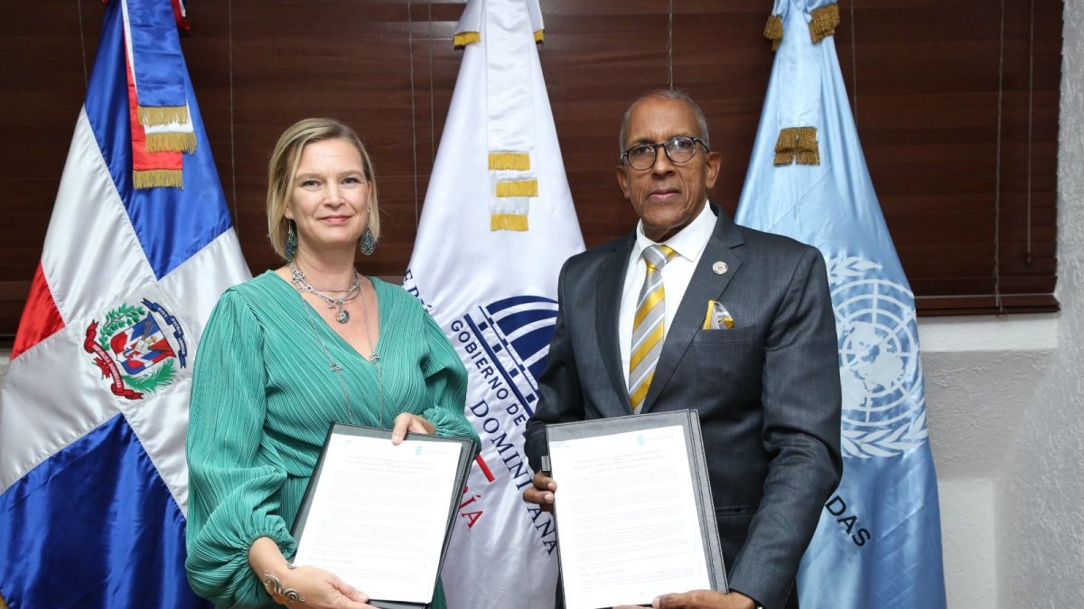 Firman convenio para prestación servicios de desarrollo