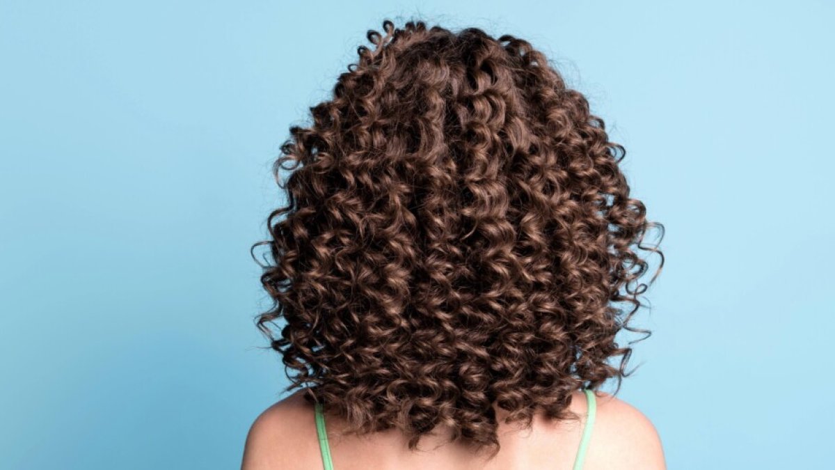 Aclarando 7 mitos del cabello rizado
