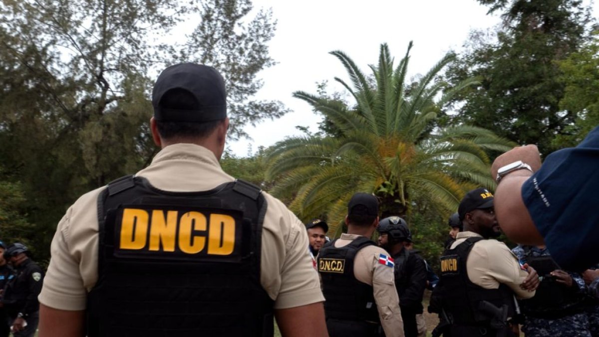 DNCD arresta presunto microtraficante con drogas y arma en Bávaro