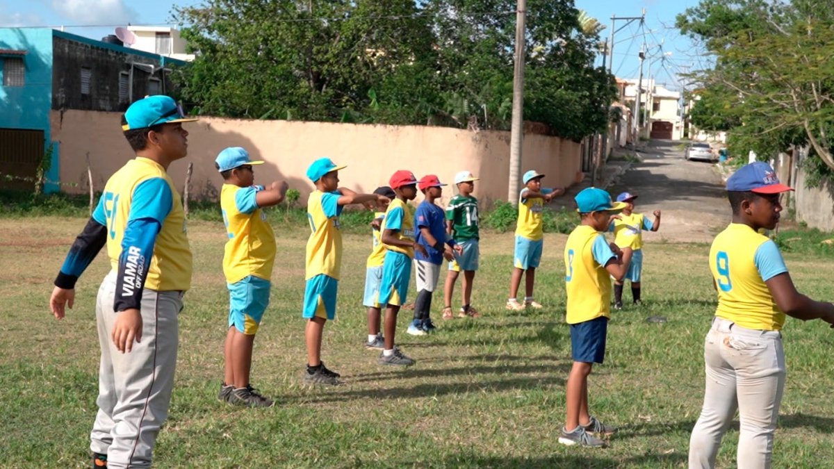 El latido huérfano del béisbol vive en las ligas barriales