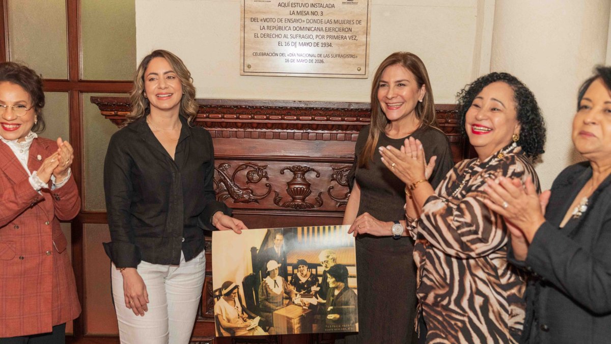 Reconocen al Palacio Consistorial como lugar del primer voto femenino de ensayo en RD