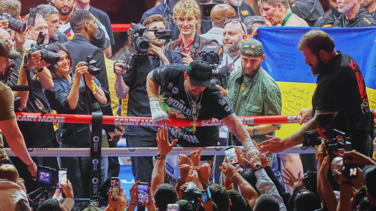 Usyk supera dura prueba ante Verhoeven y mantiene su invicto