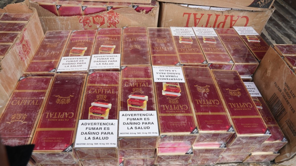 Autoridades ocupan 100,000 cigarillos de contrabando en Santo Domingo Oeste