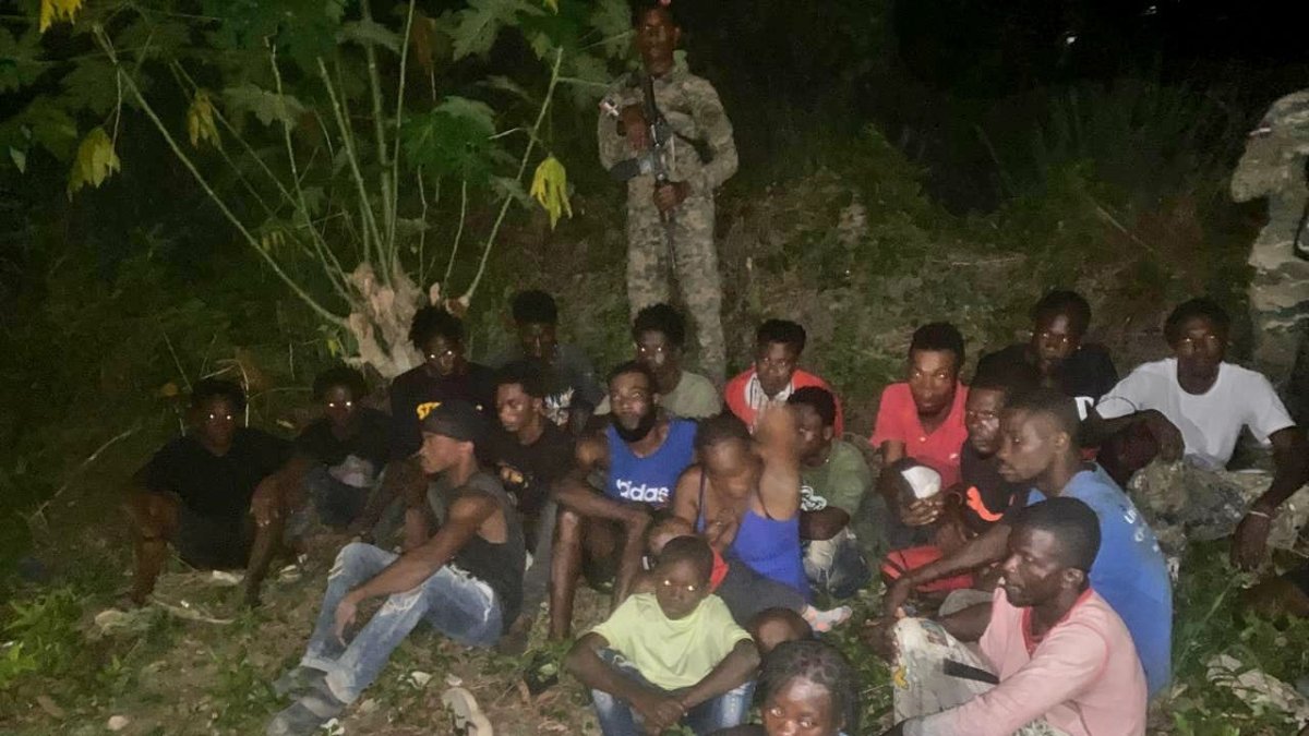 Ejército detiene 23 haitianos indocumentados en Guayubín