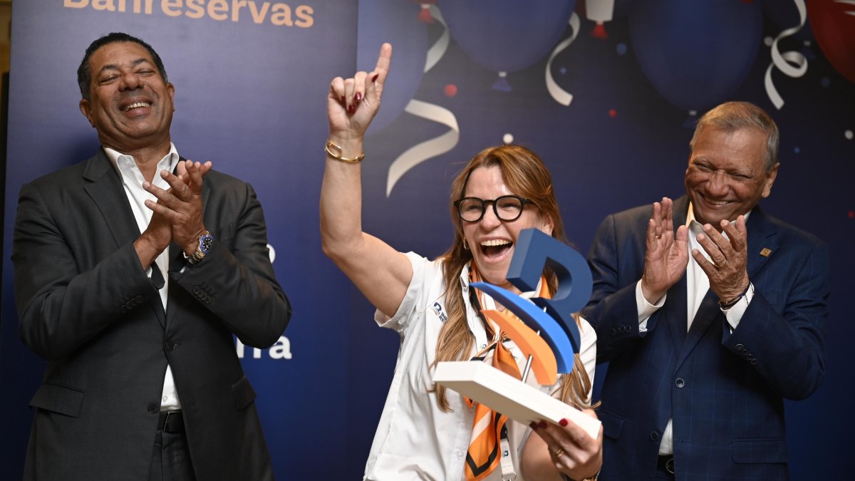 Blue Diamond, destacada en feria de Banreservas en Madrid por récord de clientes referidos