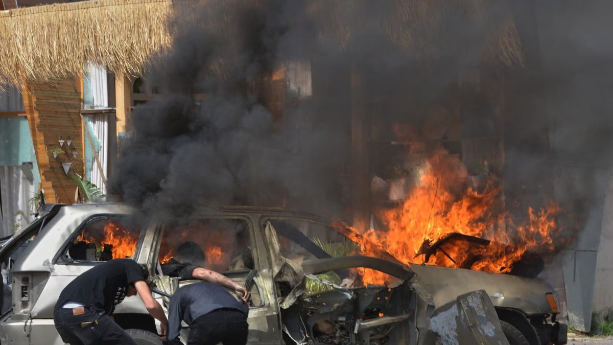 Israel bombardea un coche en Gaza y mata a cuatro personas, 