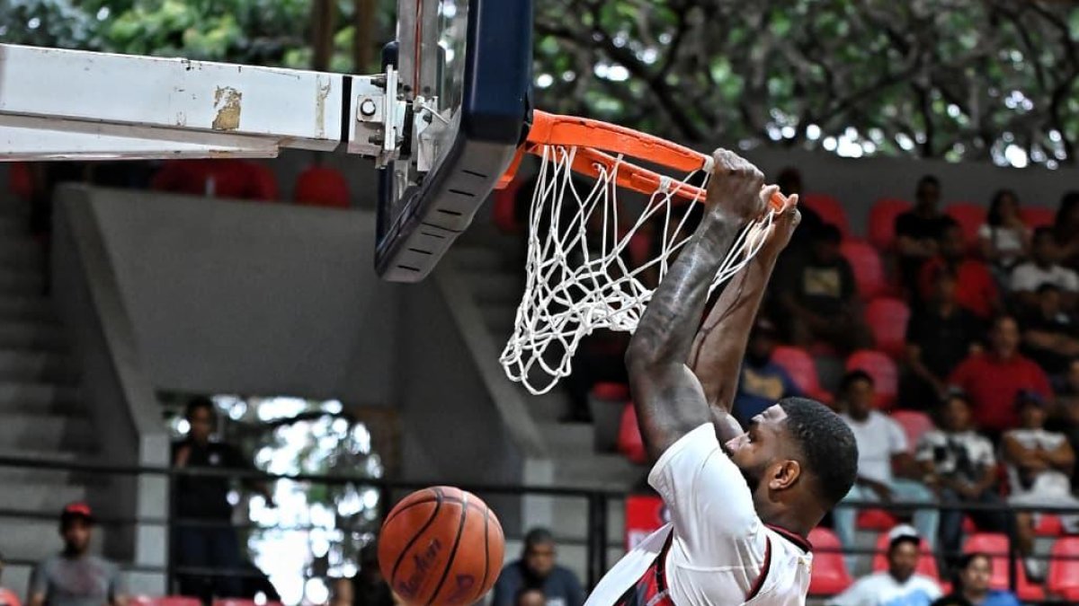 Gigantes dan paliza a Titanes 103-68