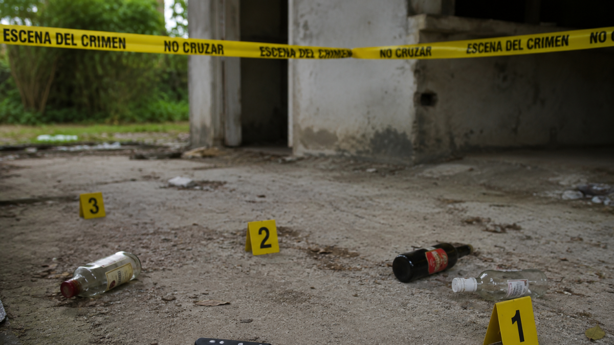 Hallan cuerpo de adolescente en La Caleta; dos men