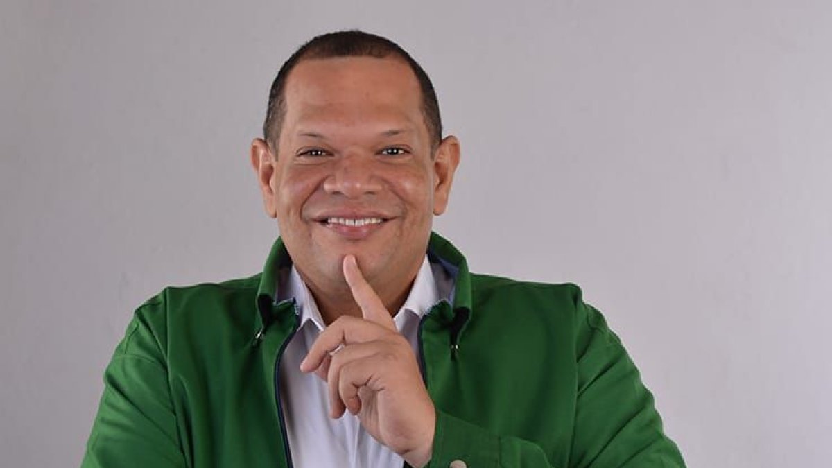 Exalcalde Carlos Guzmán niega retorno al PLD