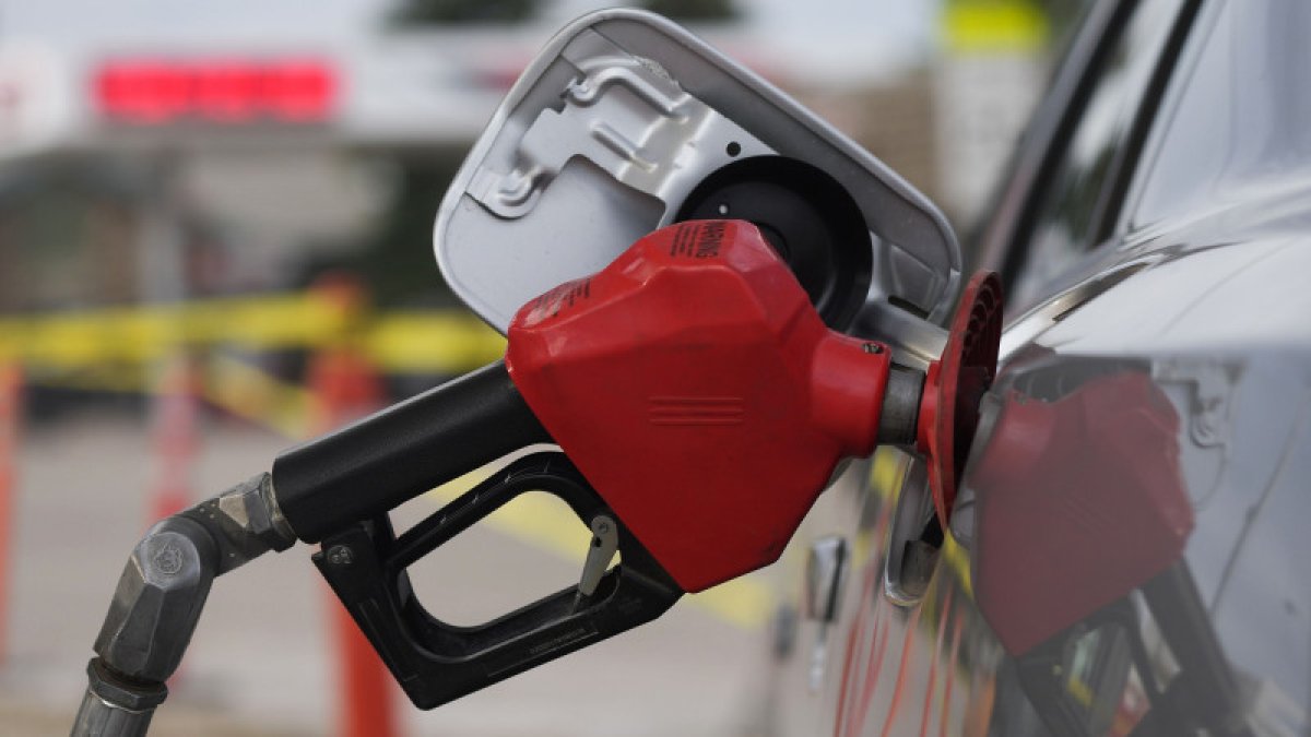 ¡Congelarán precios de los combustibles durante tr