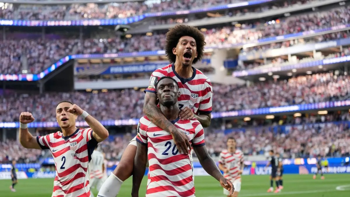 Estados Unidos aplasta 4-1 a Paraguay en su debut mundialista con goles de Balogun.