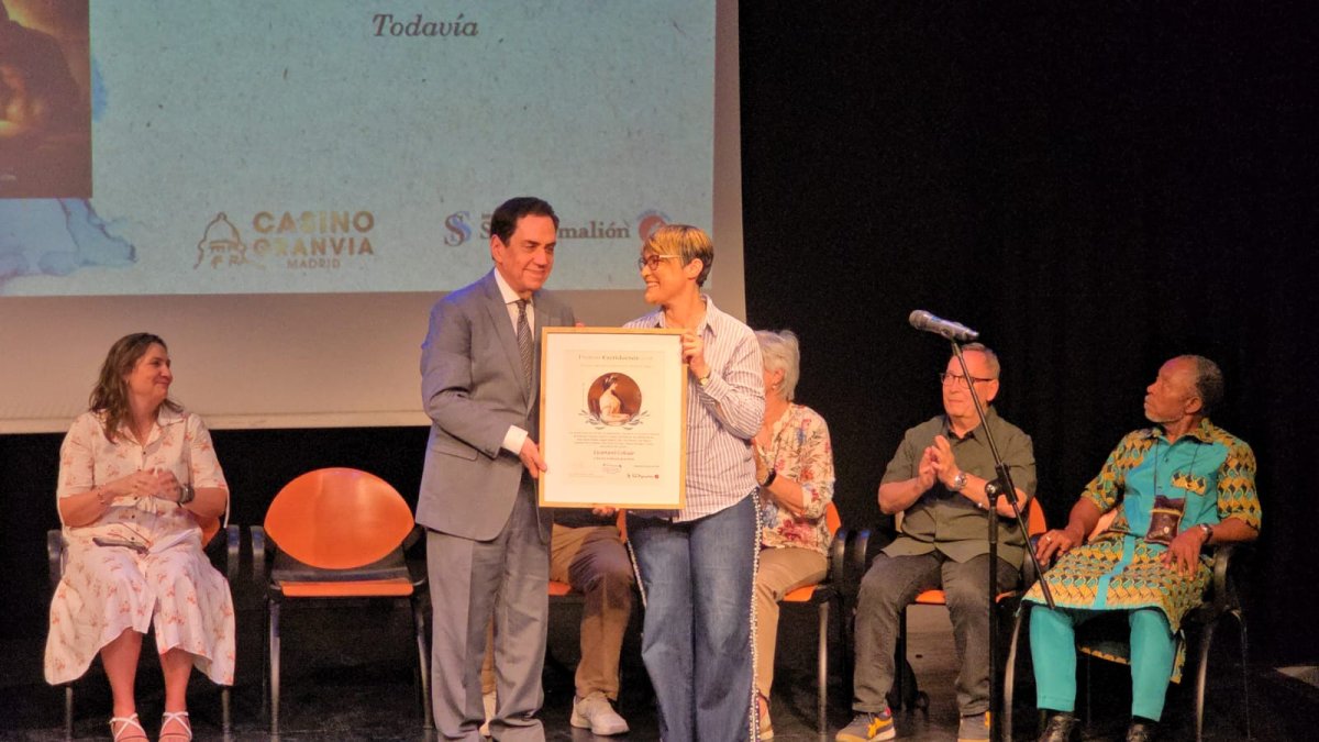 Poeta dominicana Lizamavel Collado gana premio Escriduende 2026 en Madrid.