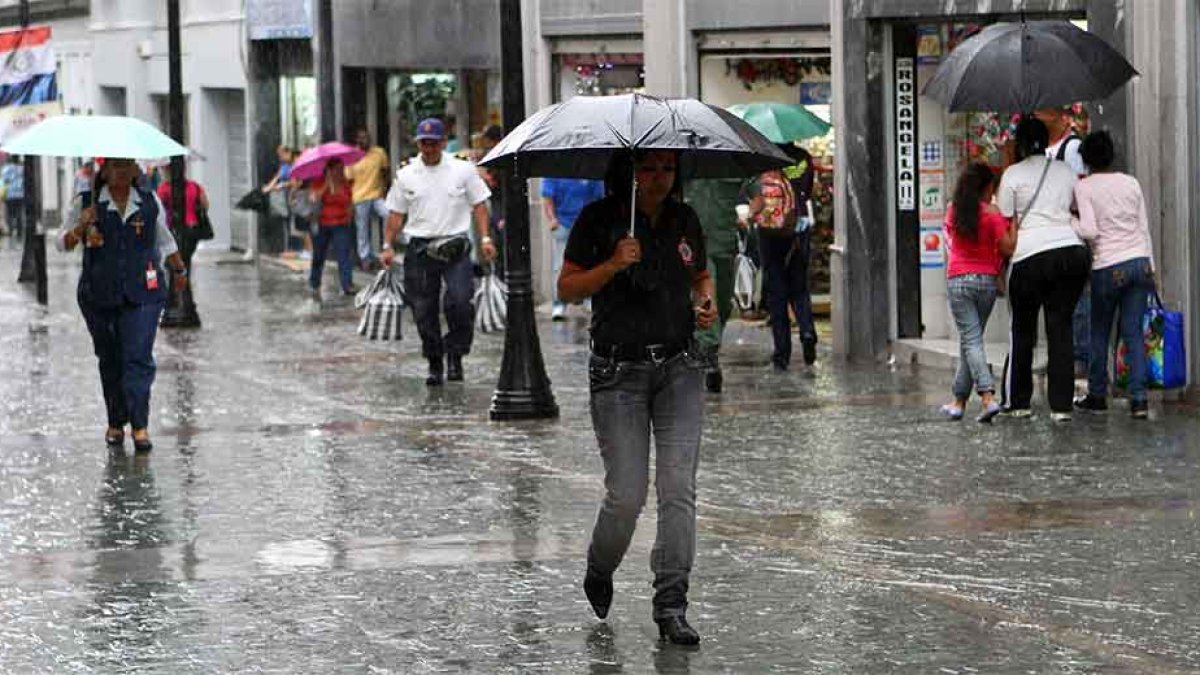 Una vaguada sigue incidiendo sobre el clima en el país.