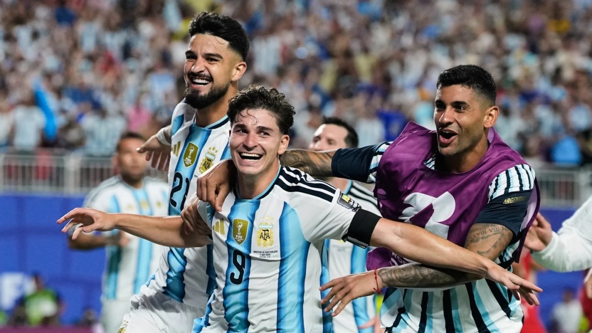 Argentina vence a Suiza en prórroga y avanza a semifinales
