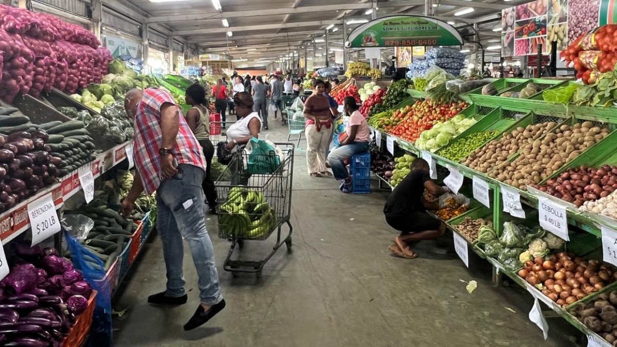 merca santo domingo colapsa por falta de transporte y compradores