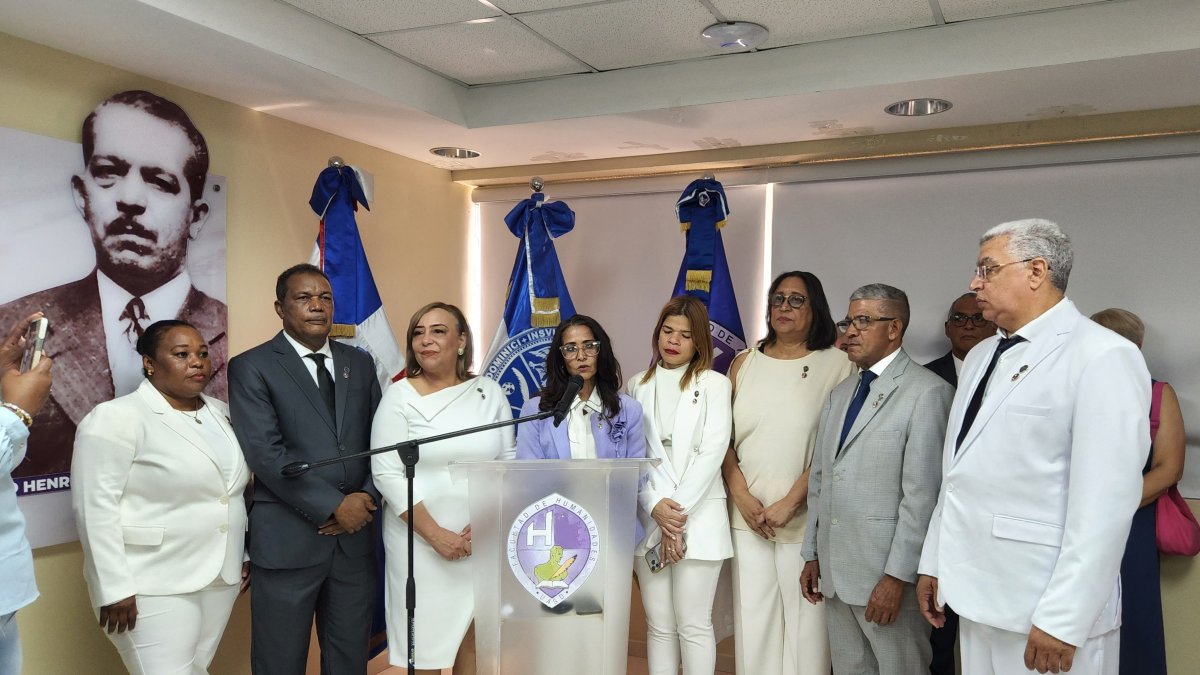 UASD juramenta a nuevos directores de escuelas para periodo 2026-2030