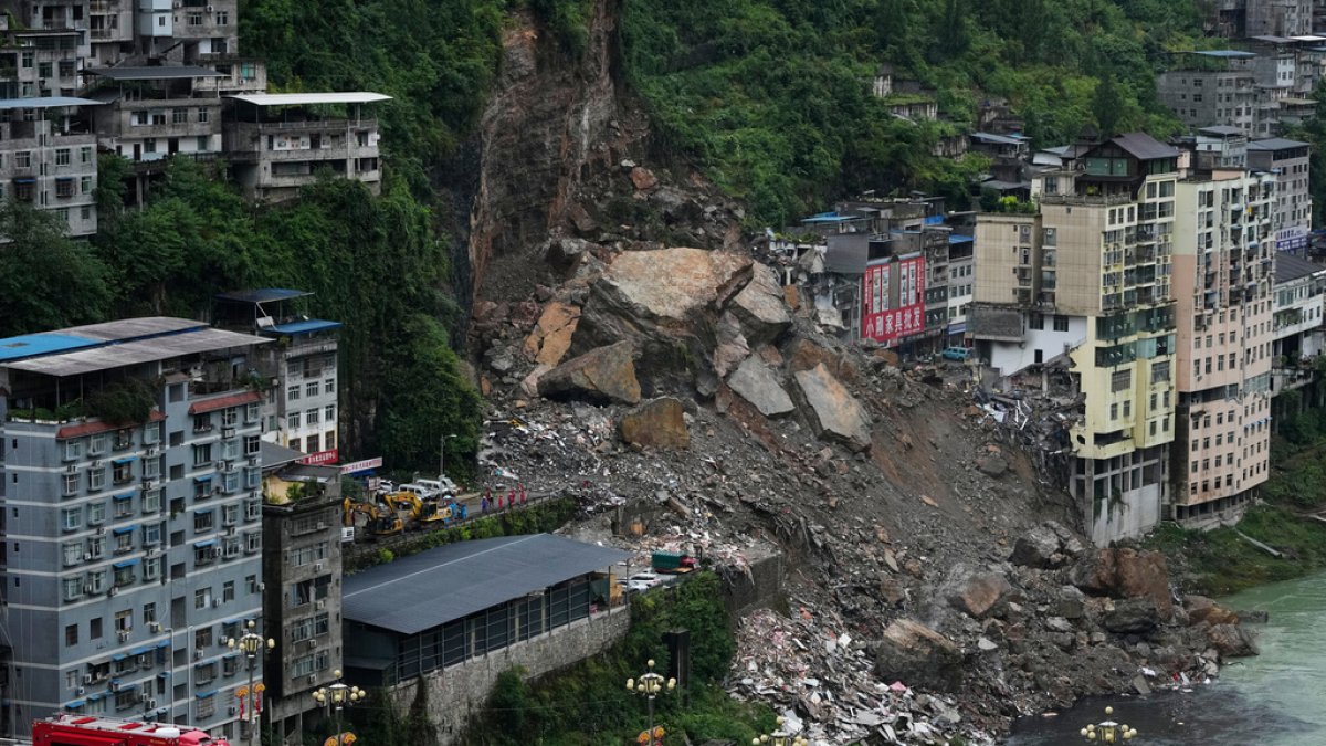 Alud en China deja 8 muertos y 34 desaparecidos